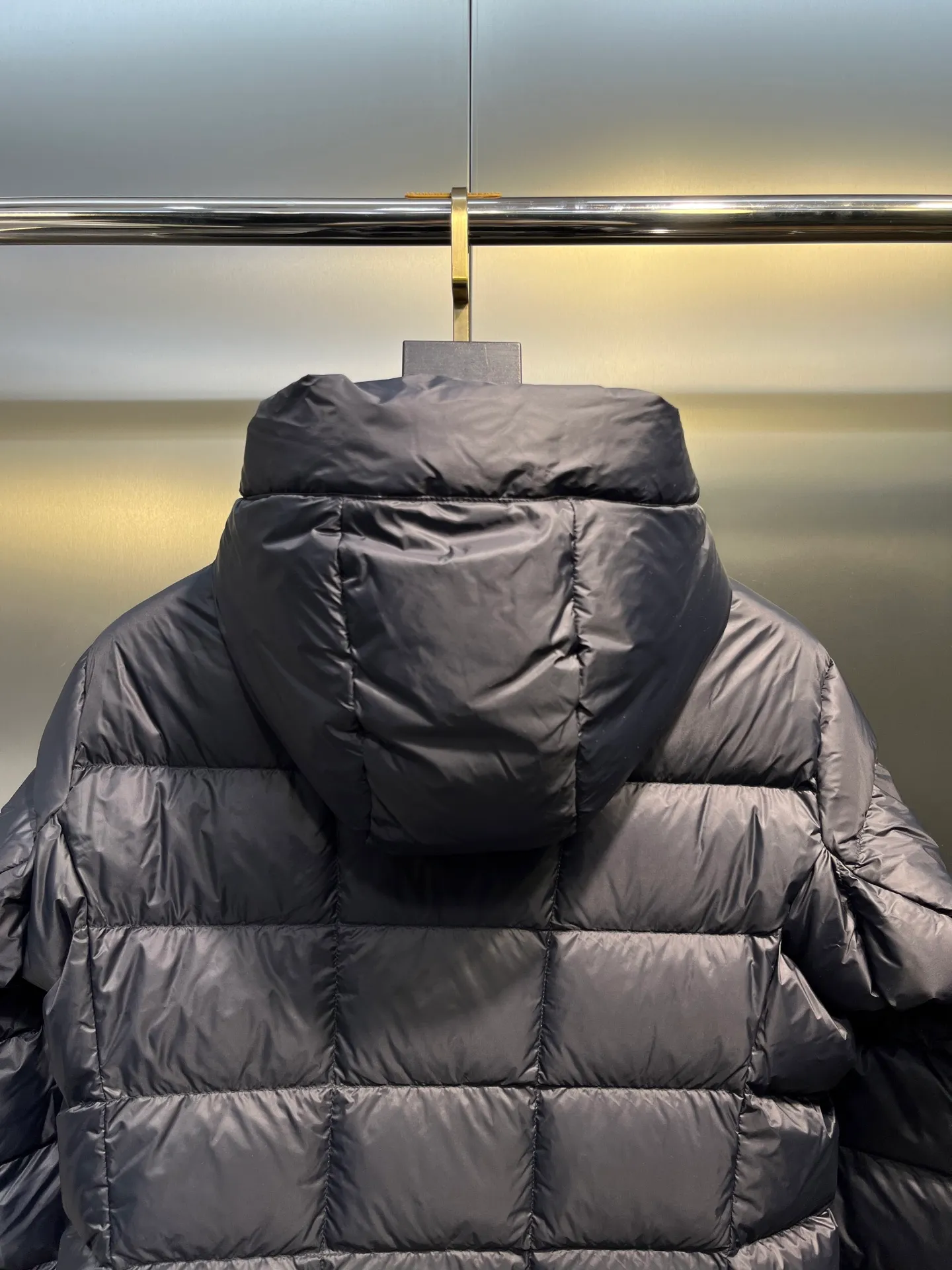 P1100 Highest quality 🌟Canada Goose E62 model 2220LB Abbott Hoody women's short and light down jacket S If you want to do business for a long time, you have to choose the original high-quality goose down for your down jacket. Expensive is not necessarily right, but there is a reason to be expensive. Cheap is not necessarily wrong, but there is a certain risk. Without cost support, there is no quality assurance. Expensive things are good at everything except being expensive; cheap things are good at nothing except being cheap size: s-xl